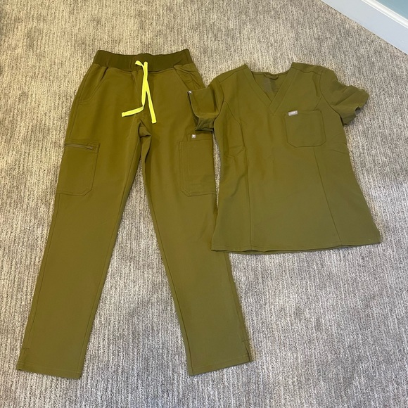 Figs Tops Figs Scrub Set In Martini Olive Poshmark